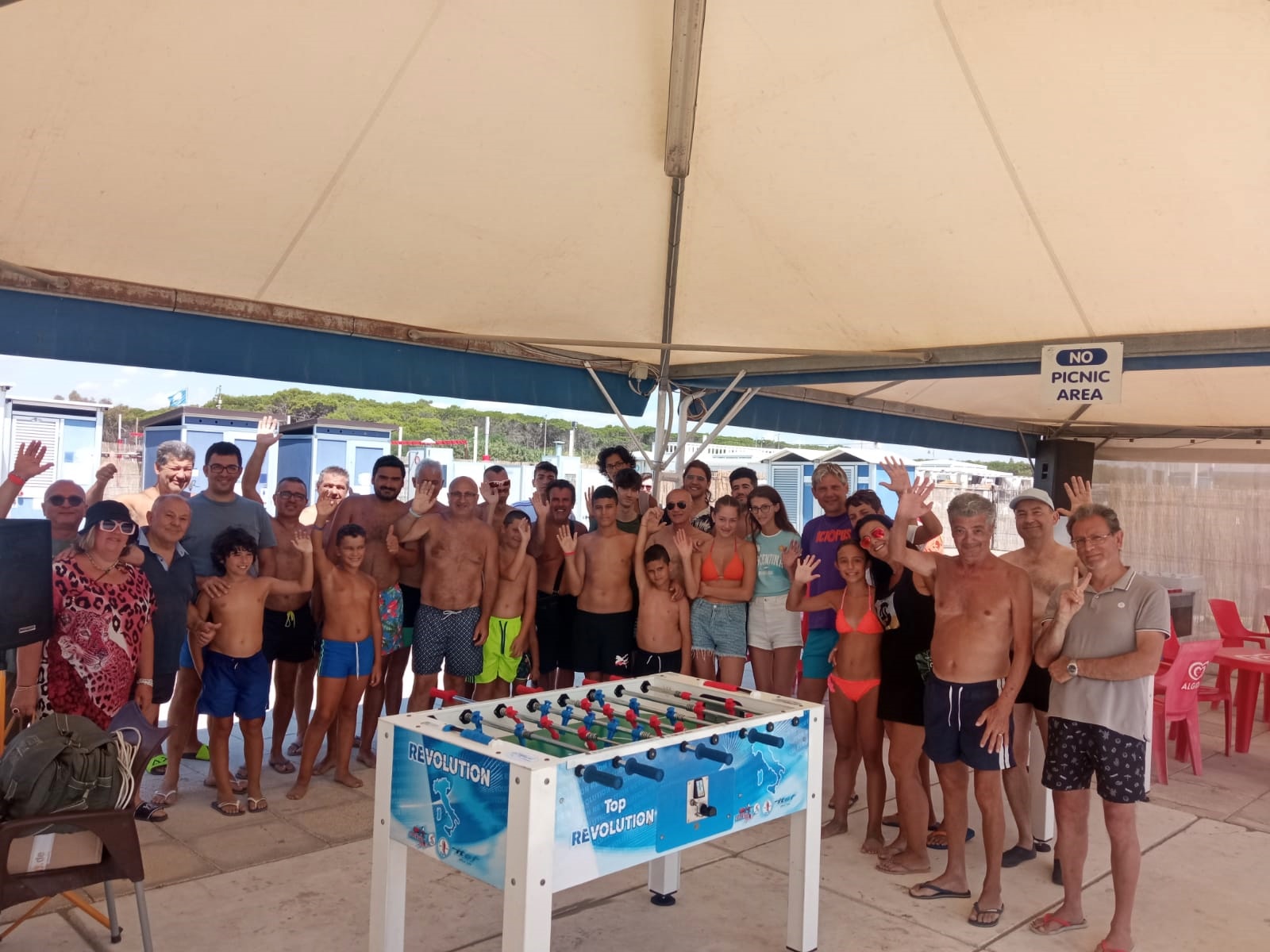 Torneo di calcio balilla al Lido San Basilio.