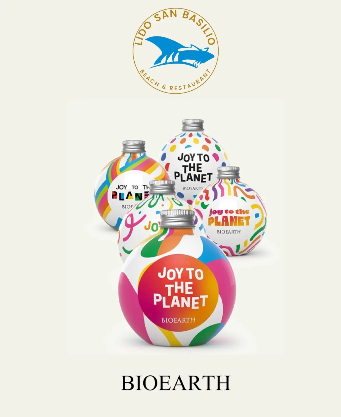 Flaconi colorati dei solari Bioearth “Joy to the Planet” reef-safe, disponibili al Lido San Basilio a Marina di Pisticci